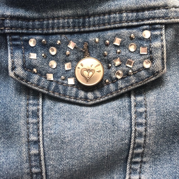 Super cute Kids XL Justice jean jacket w/ pockets - Picture 3 of 3